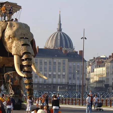 Parking Gratuit, Garage Velo Privatif, Proche Tramway *