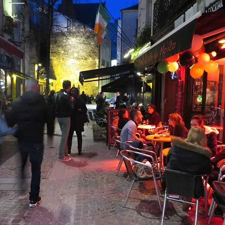 Apartmán Parking Gratuit, Garage Velo Privatif, Proche Tramway Rezé
